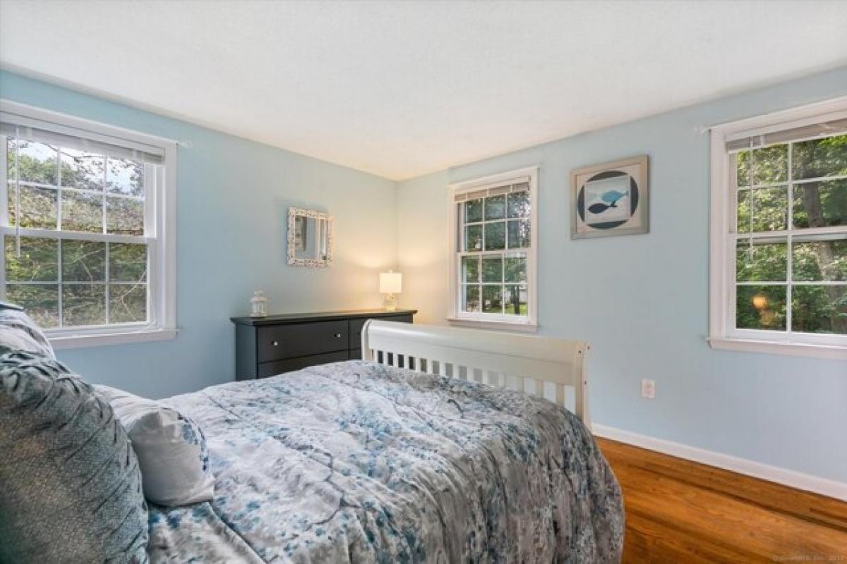 Picture of Home For Sale in Old Saybrook, Connecticut, United States