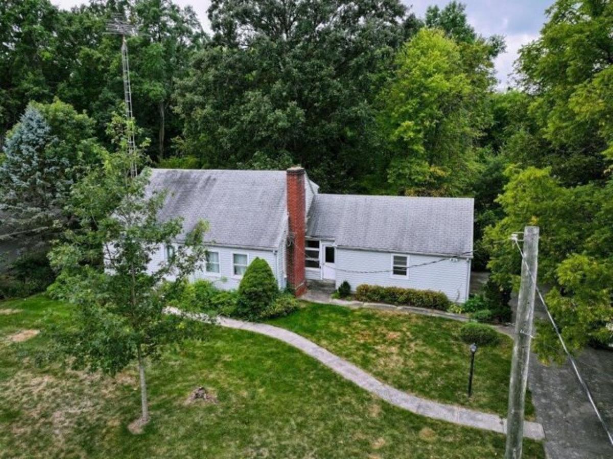 Picture of Home For Sale in Shelby, Ohio, United States