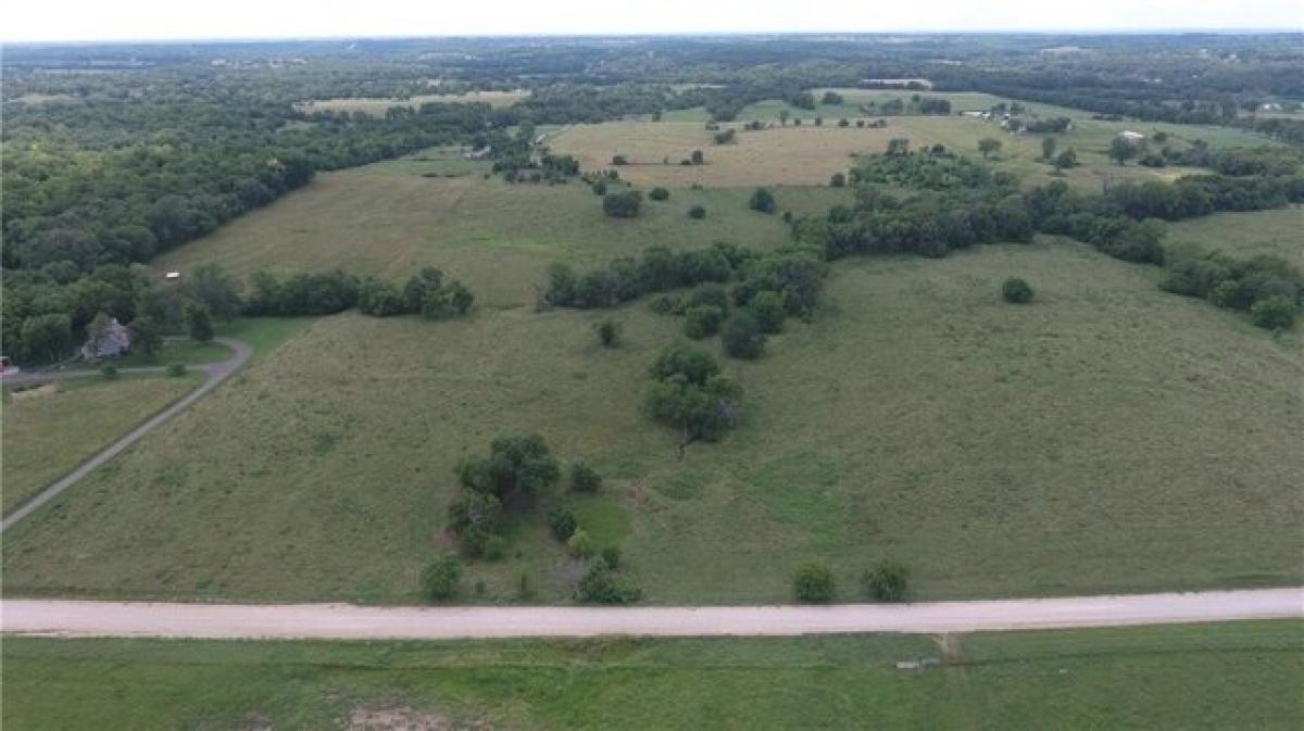 Picture of Residential Land For Sale in Paola, Kansas, United States