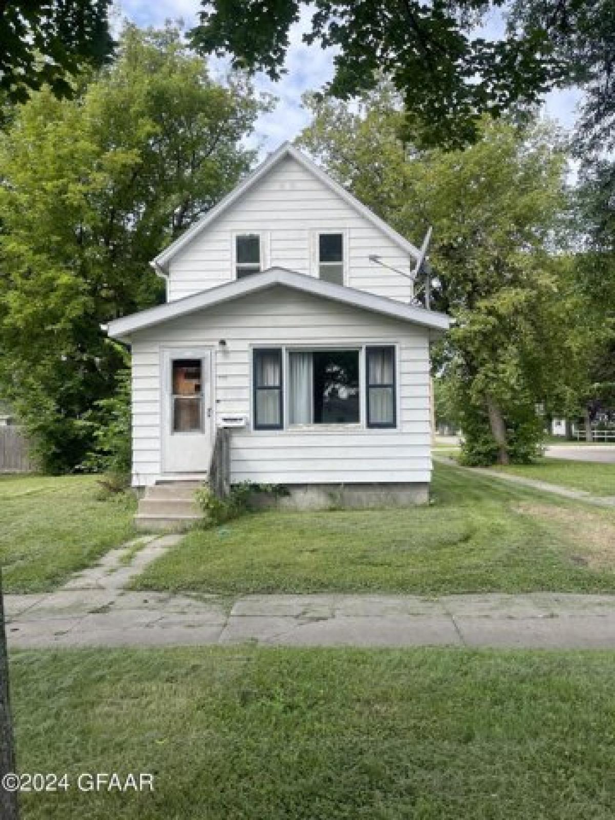 Picture of Home For Sale in Grand Forks, North Dakota, United States