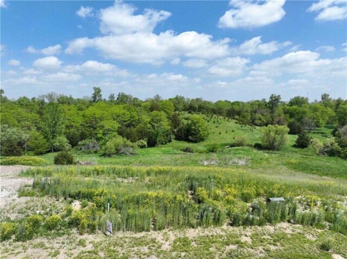 Picture of Residential Land For Sale in Huxley, Iowa, United States