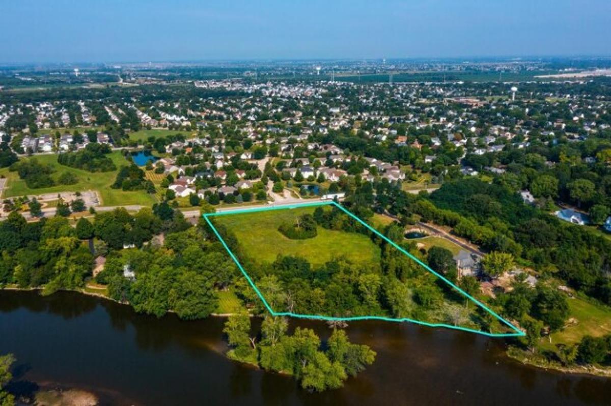 Picture of Residential Land For Sale in Oswego, Illinois, United States