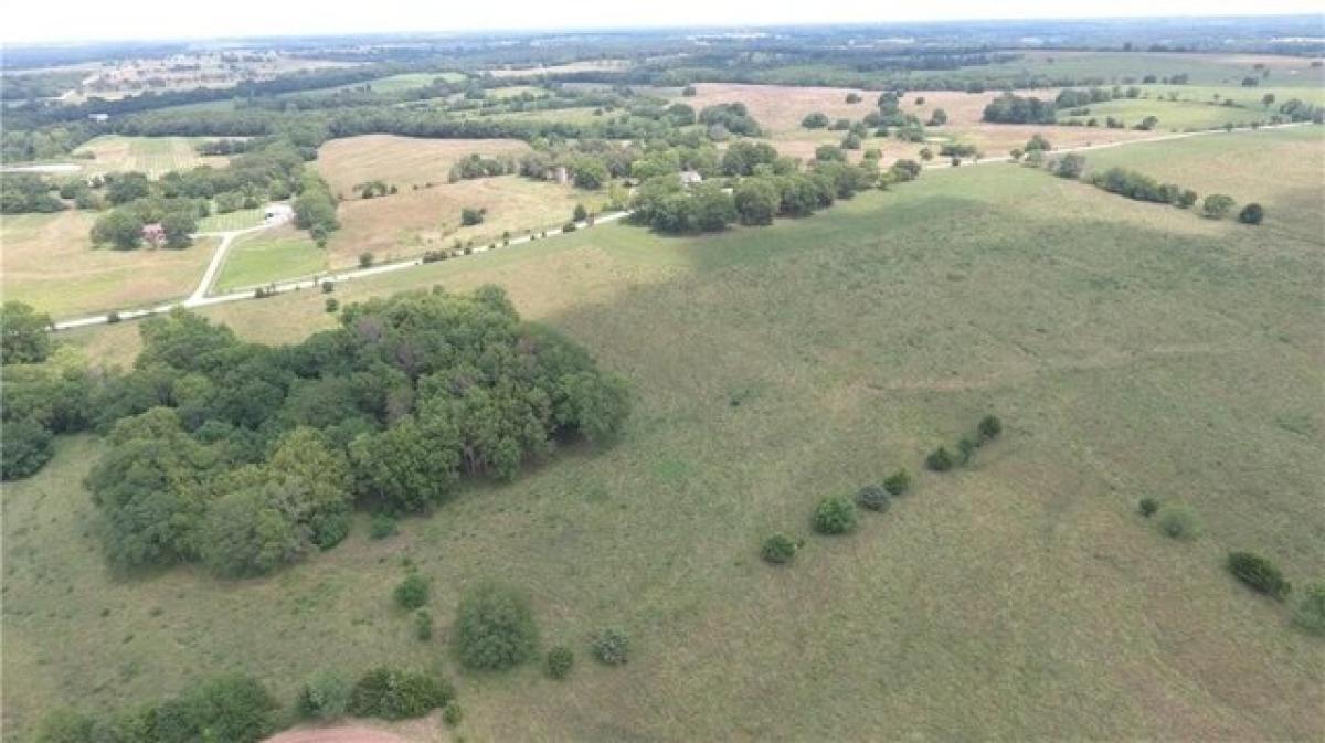 Picture of Residential Land For Sale in Paola, Kansas, United States