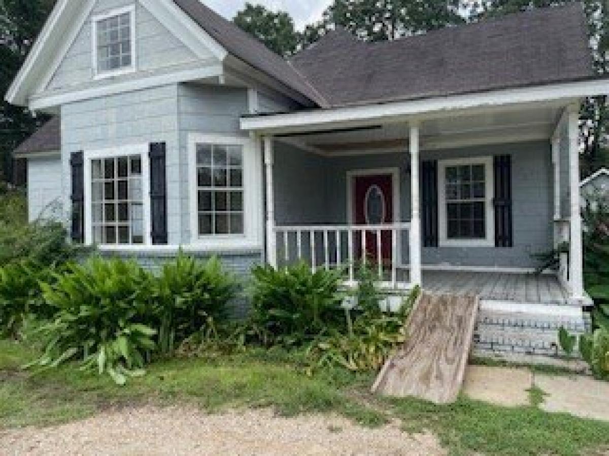 Picture of Home For Sale in Brookhaven, Mississippi, United States