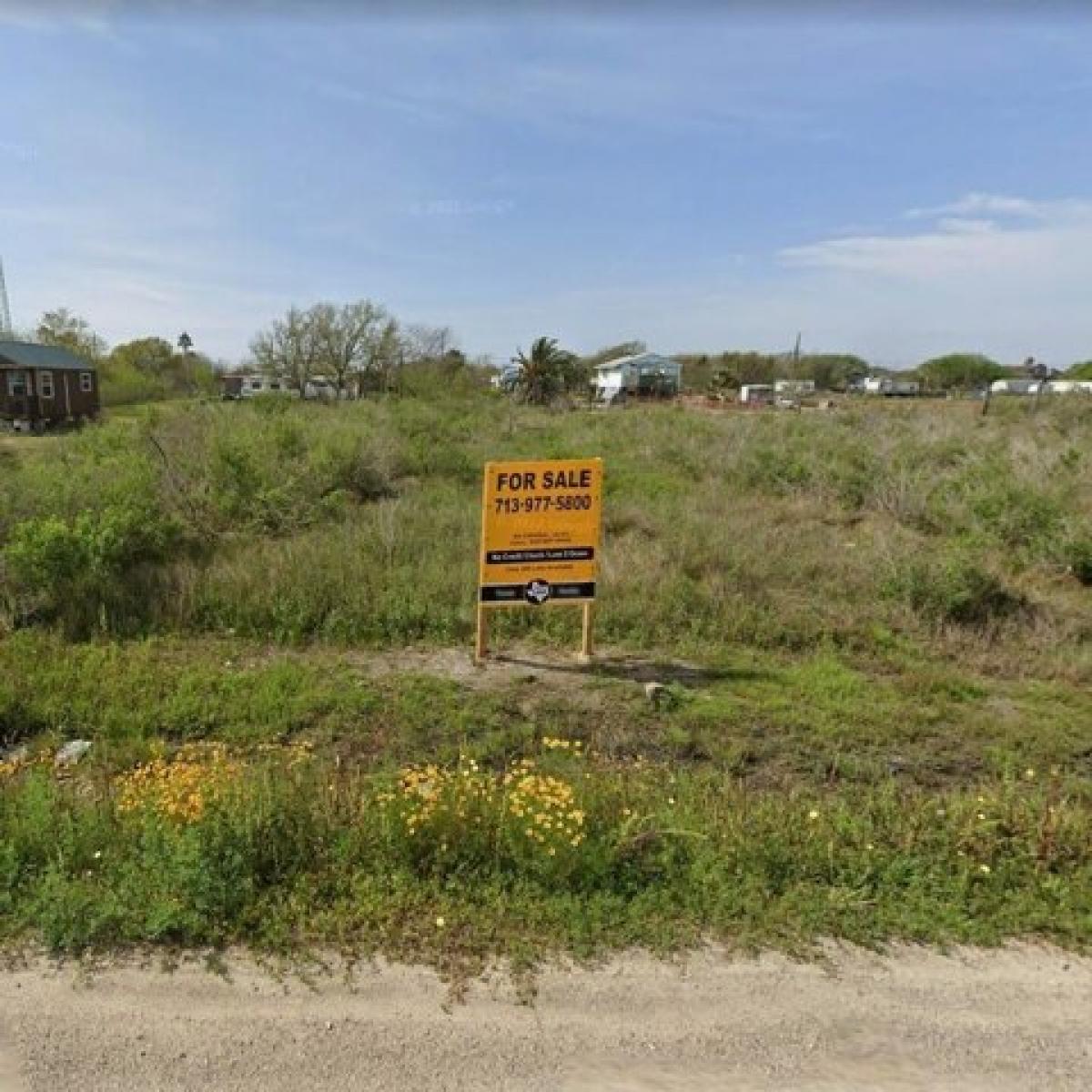 Picture of Residential Land For Sale in Hitchcock, Texas, United States