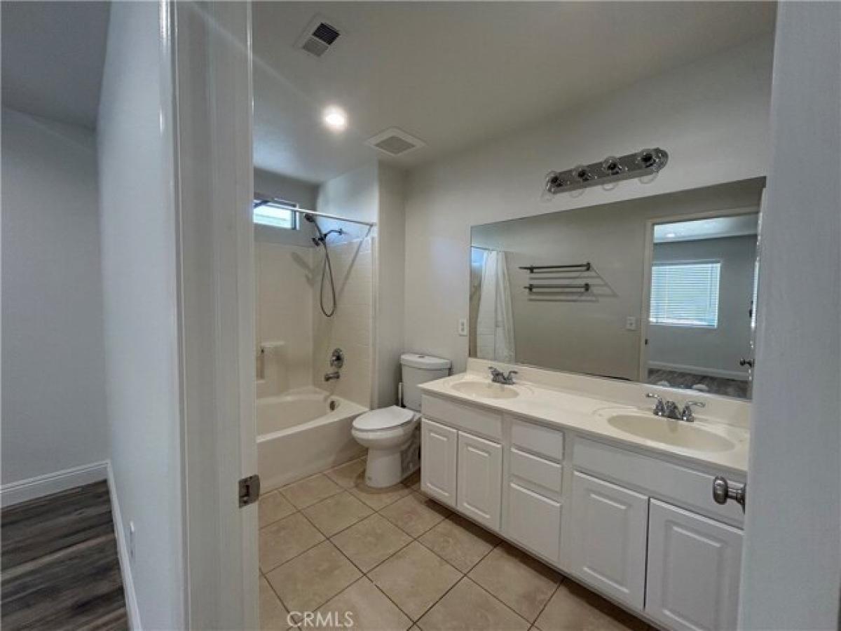 Picture of Home For Rent in North Hills, California, United States