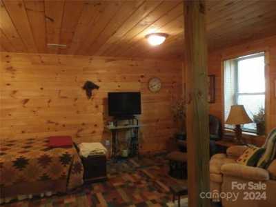 Home For Sale in Spruce Pine, North Carolina