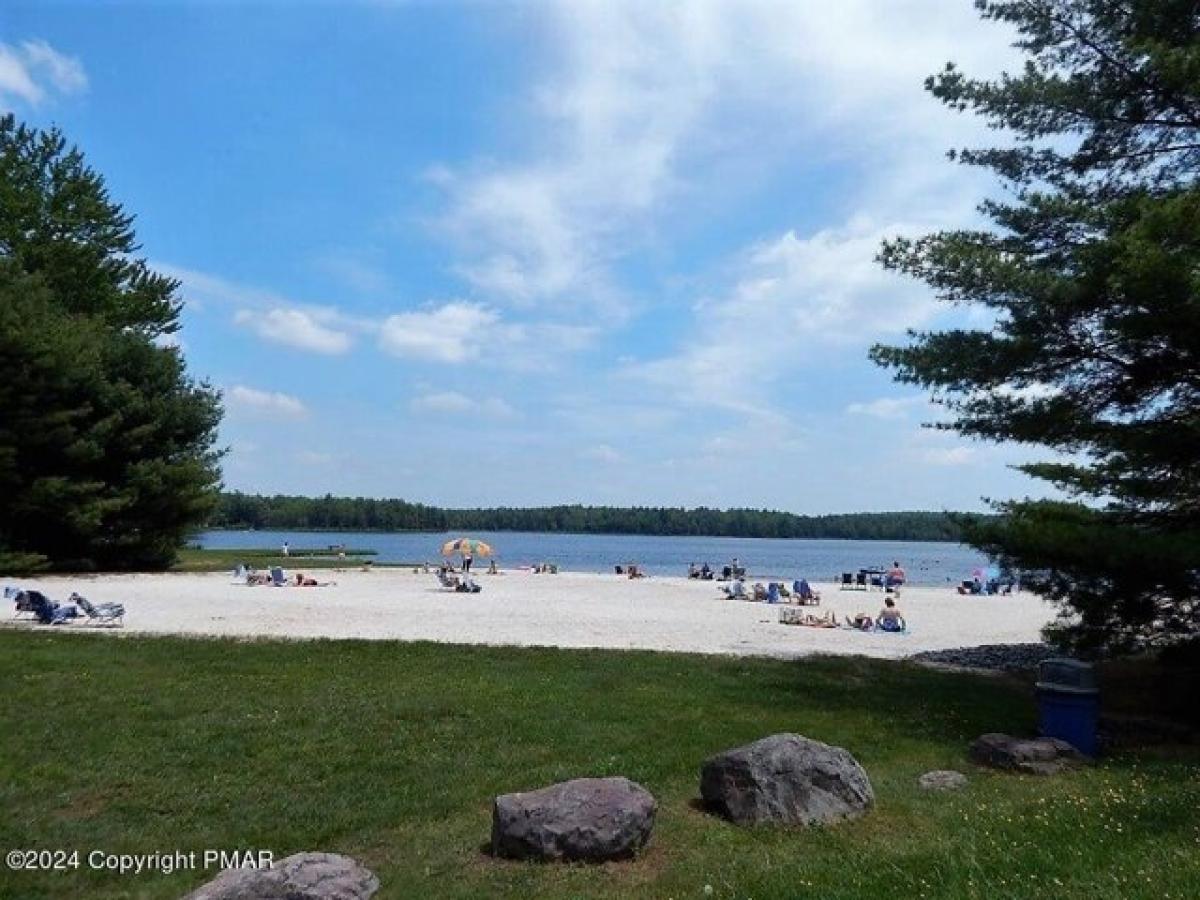 Picture of Home For Sale in Pocono Pines, Pennsylvania, United States