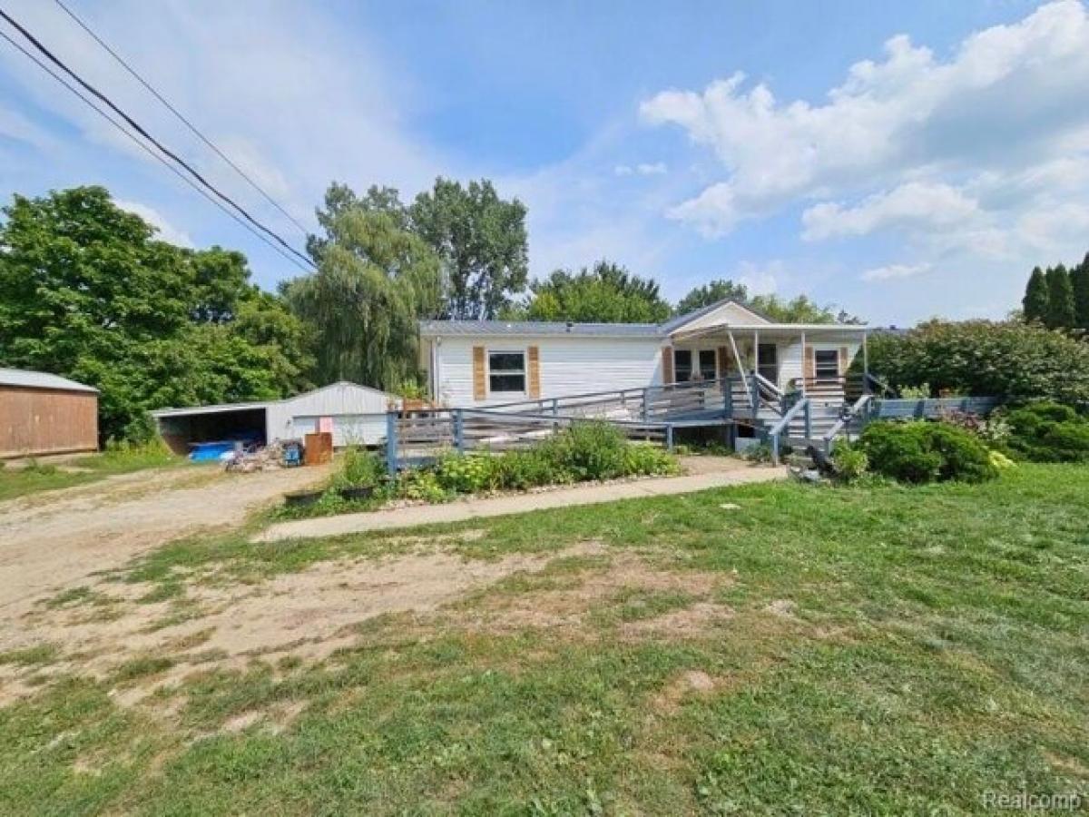 Picture of Home For Sale in Brown City, Michigan, United States