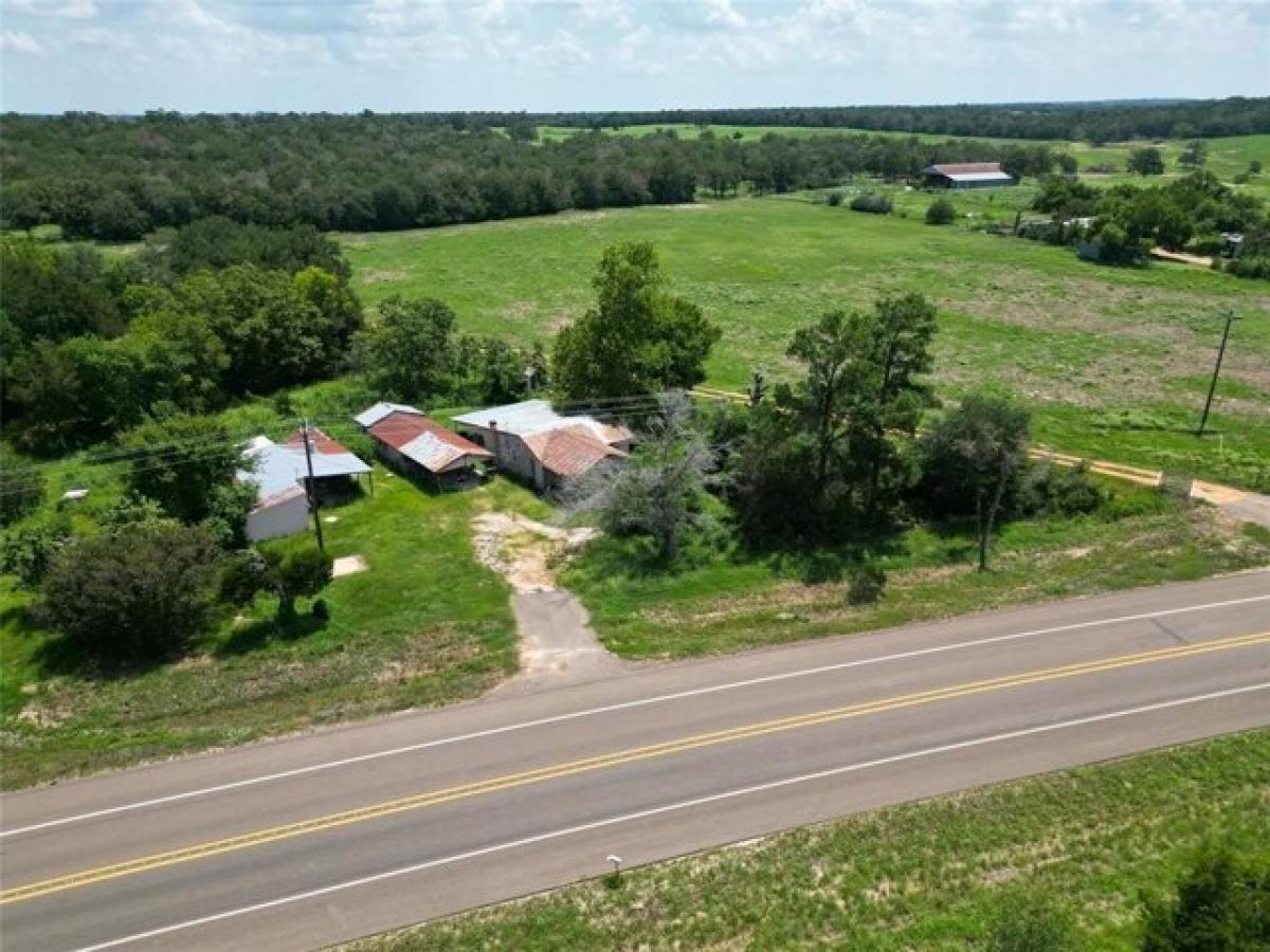 Picture of Home For Sale in Rosanky, Texas, United States