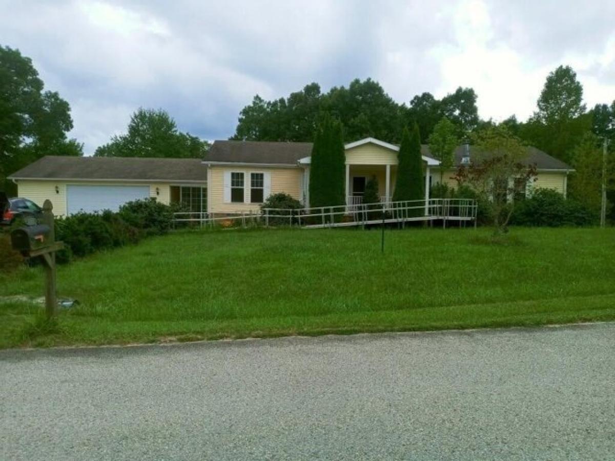 Picture of Home For Sale in Morehead, Kentucky, United States