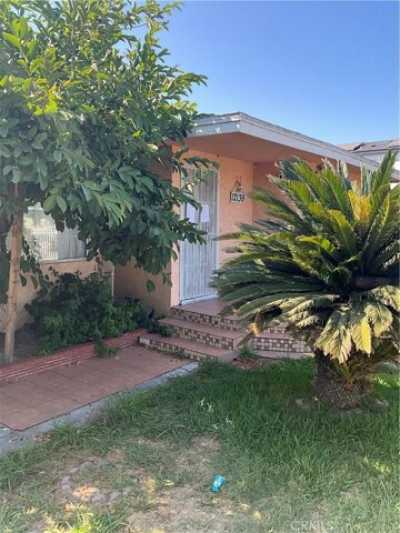 Home For Sale in Lynwood, California