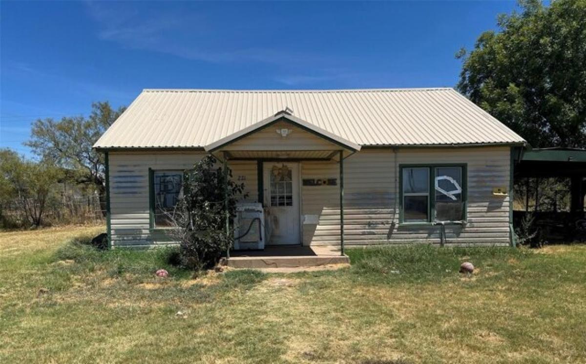 Picture of Home For Sale in Aspermont, Texas, United States