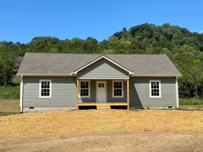 Home For Sale in Elmwood, Tennessee