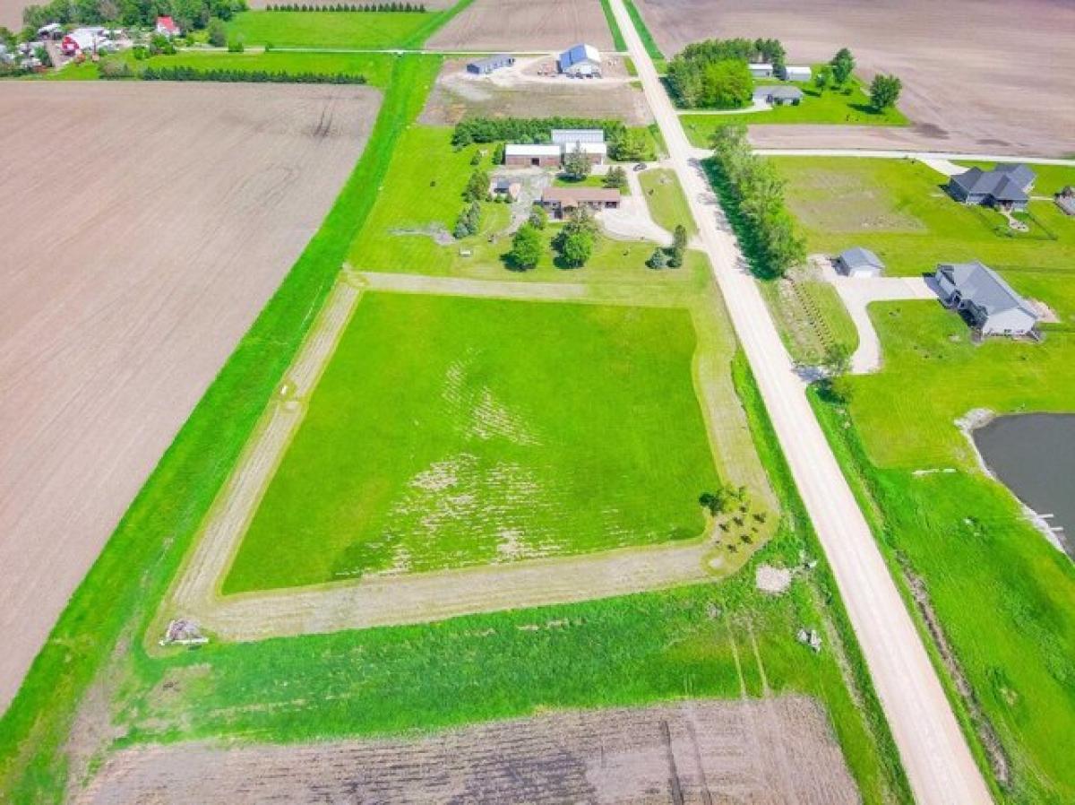 Picture of Residential Land For Sale in Independence, Iowa, United States