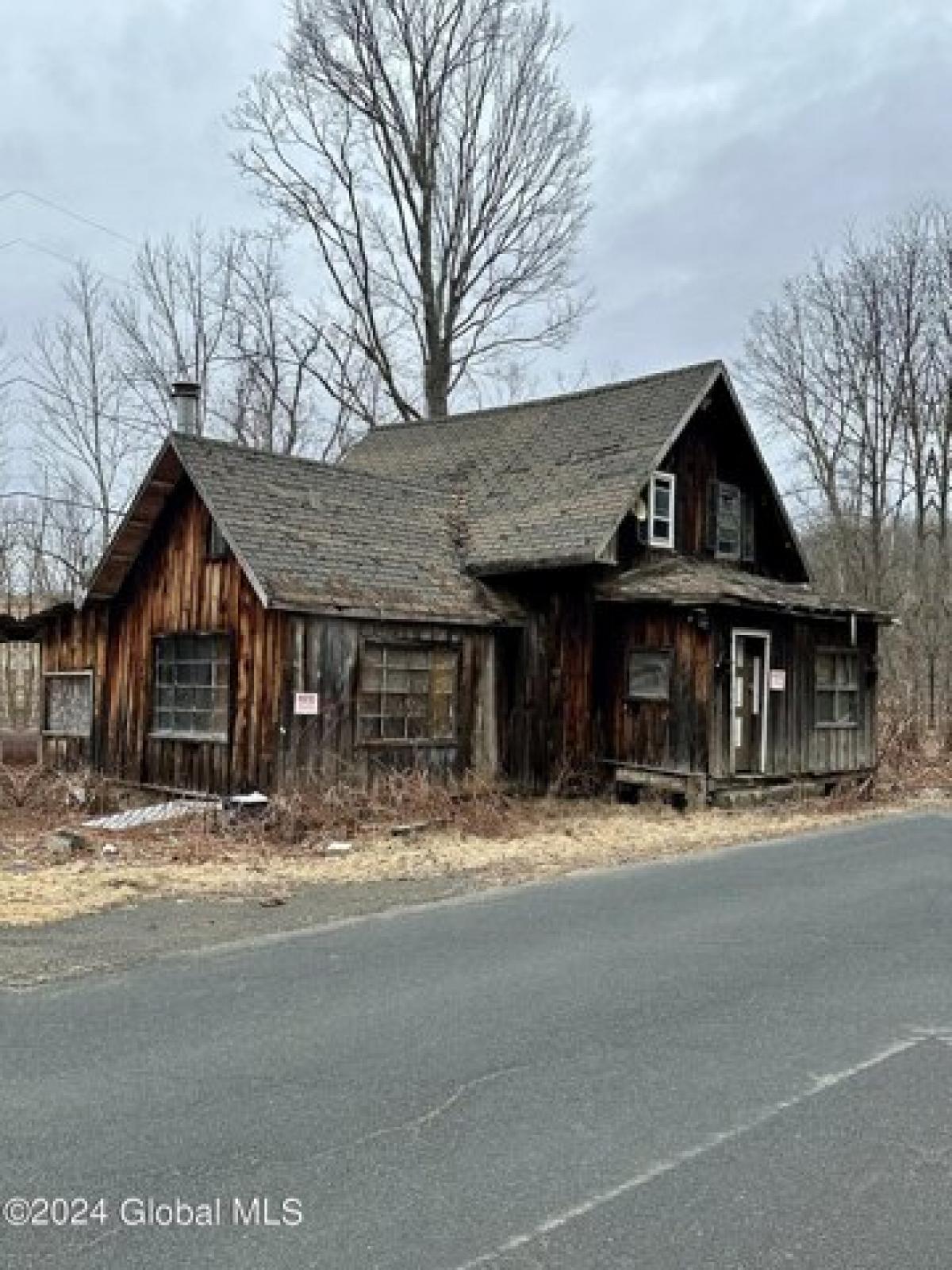 Picture of Home For Sale in Averill Park, New York, United States