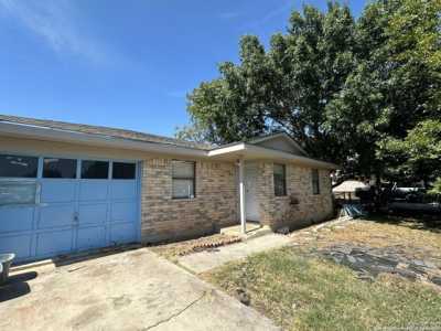 Home For Sale in Marion, Texas