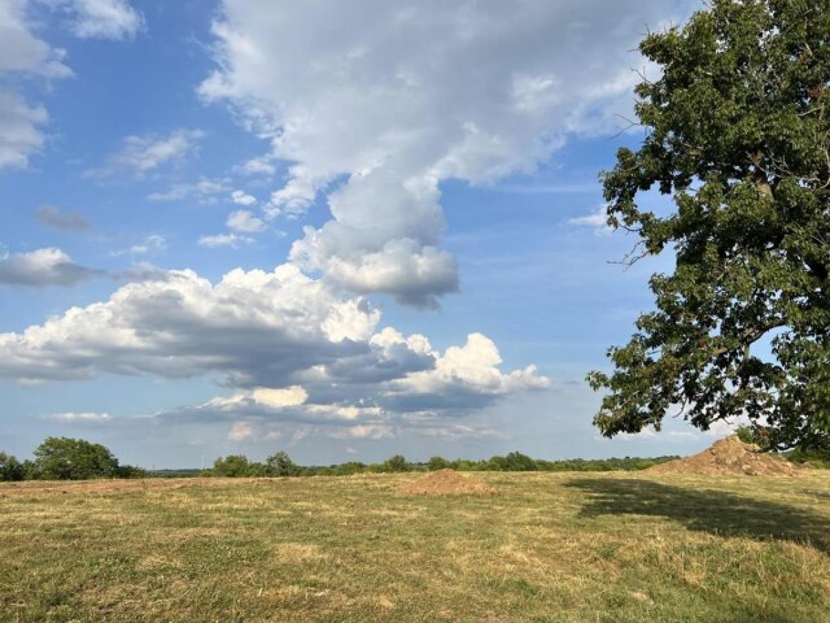 Picture of Residential Land For Sale in Wilmore, Kentucky, United States