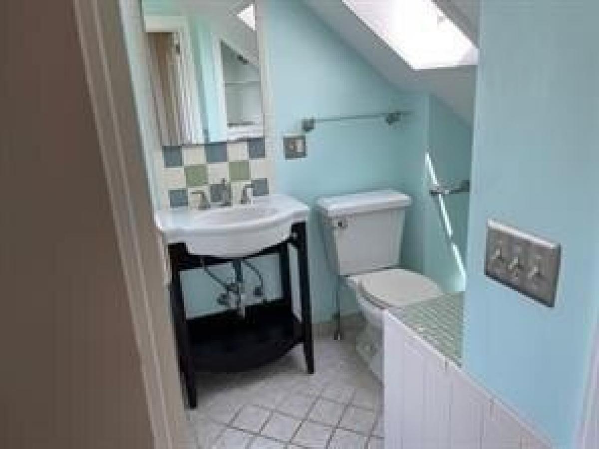 Picture of Home For Rent in Middletown, Rhode Island, United States