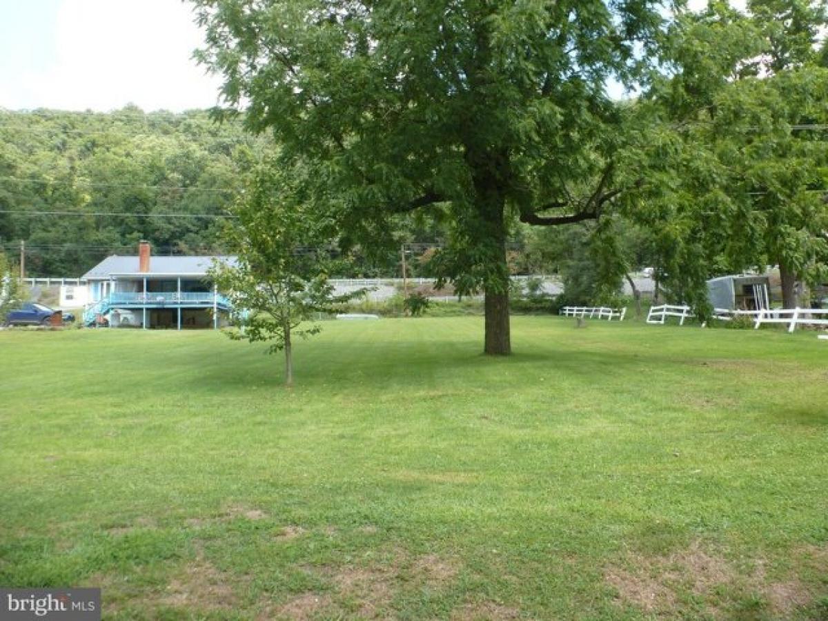 Picture of Home For Sale in Millerstown, Pennsylvania, United States