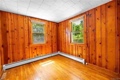 Home For Sale in Greenwood Lake, New York