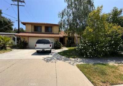 Home For Sale in Newhall, California