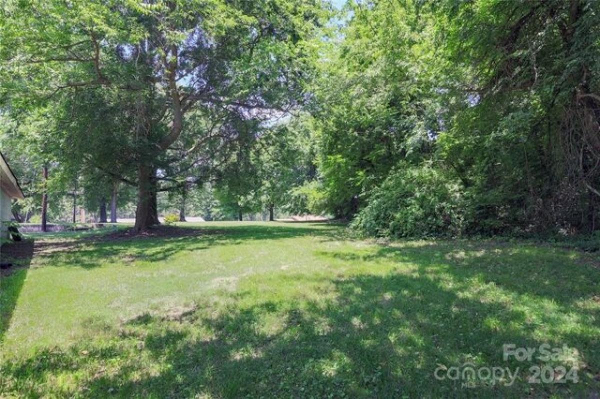 Picture of Home For Sale in Stanley, North Carolina, United States