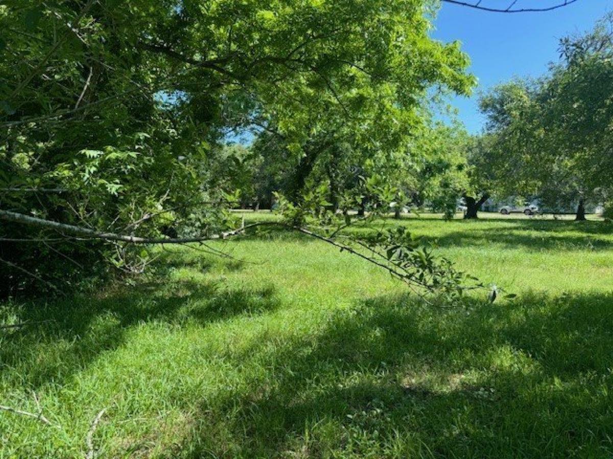 Picture of Residential Land For Sale in La Marque, Texas, United States