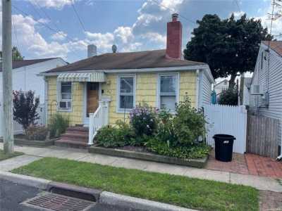 Home For Sale in East Rockaway, New York