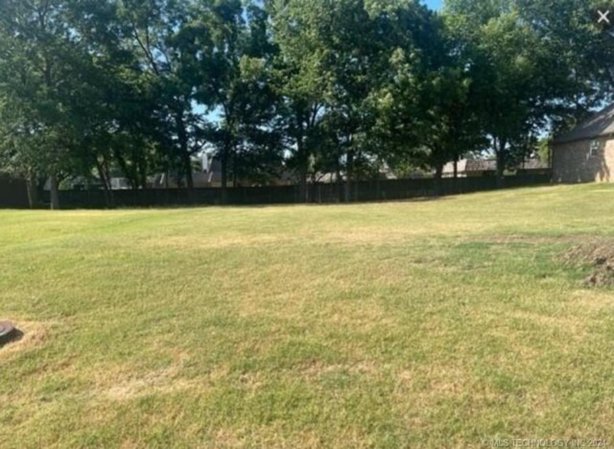 Picture of Residential Land For Sale in Bartlesville, Oklahoma, United States