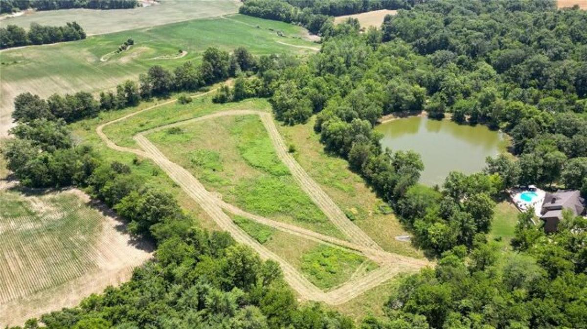 Picture of Residential Land For Sale in Freeburg, Illinois, United States