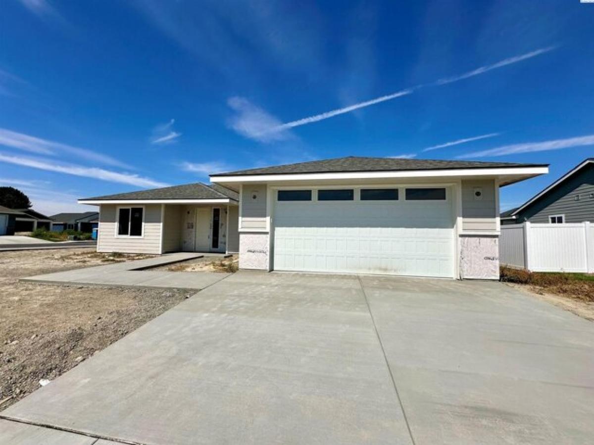 Picture of Home For Sale in Kennewick, Washington, United States