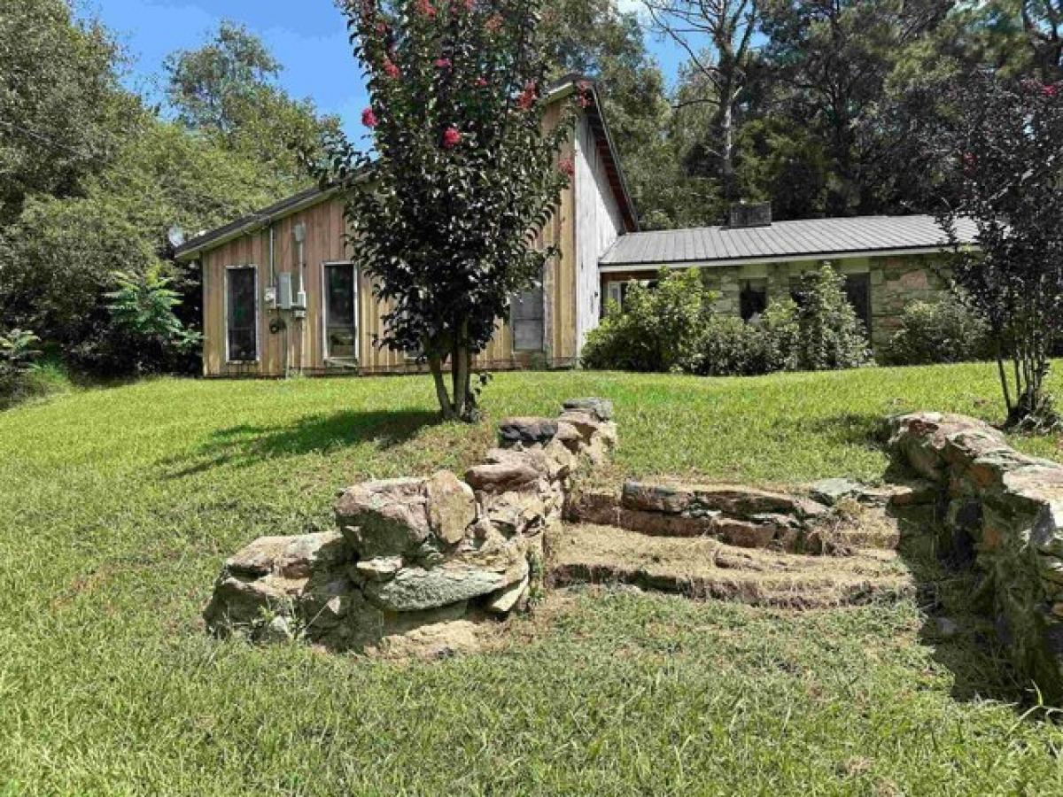 Picture of Home For Sale in White Plains, Georgia, United States