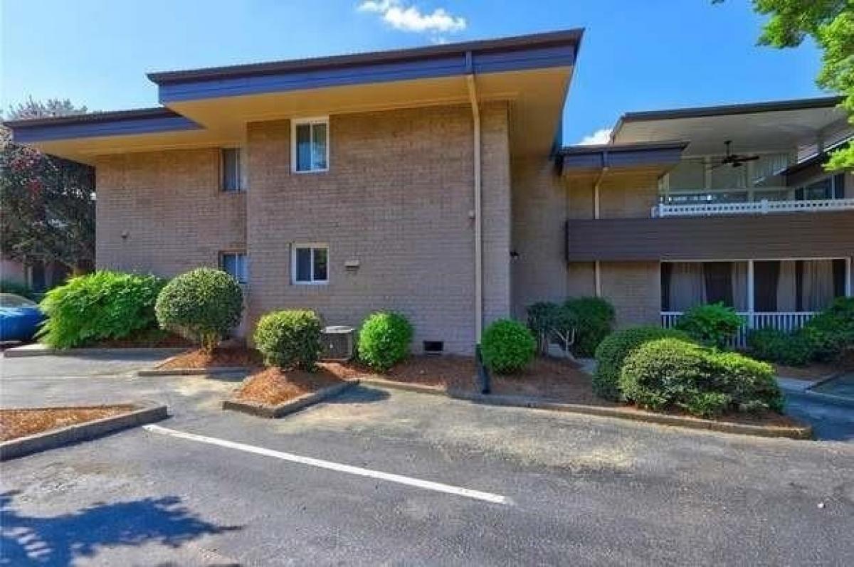 Picture of Home For Sale in Sandy Springs, Georgia, United States