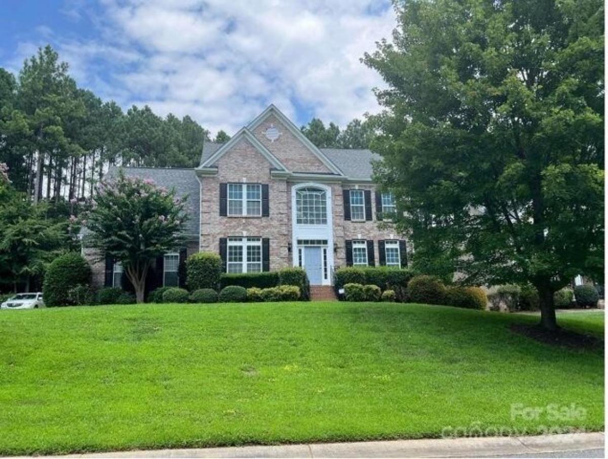 Picture of Home For Sale in Mount Holly, North Carolina, United States