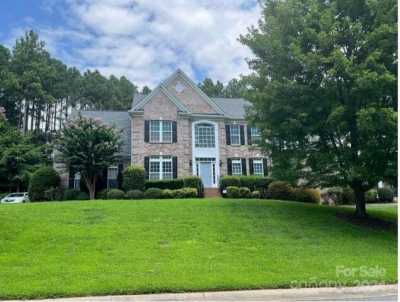 Home For Sale in Mount Holly, North Carolina