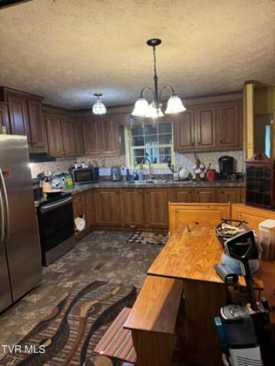 Home For Sale in Roan Mountain, Tennessee