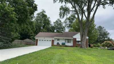 Home For Sale in Tallmadge, Ohio