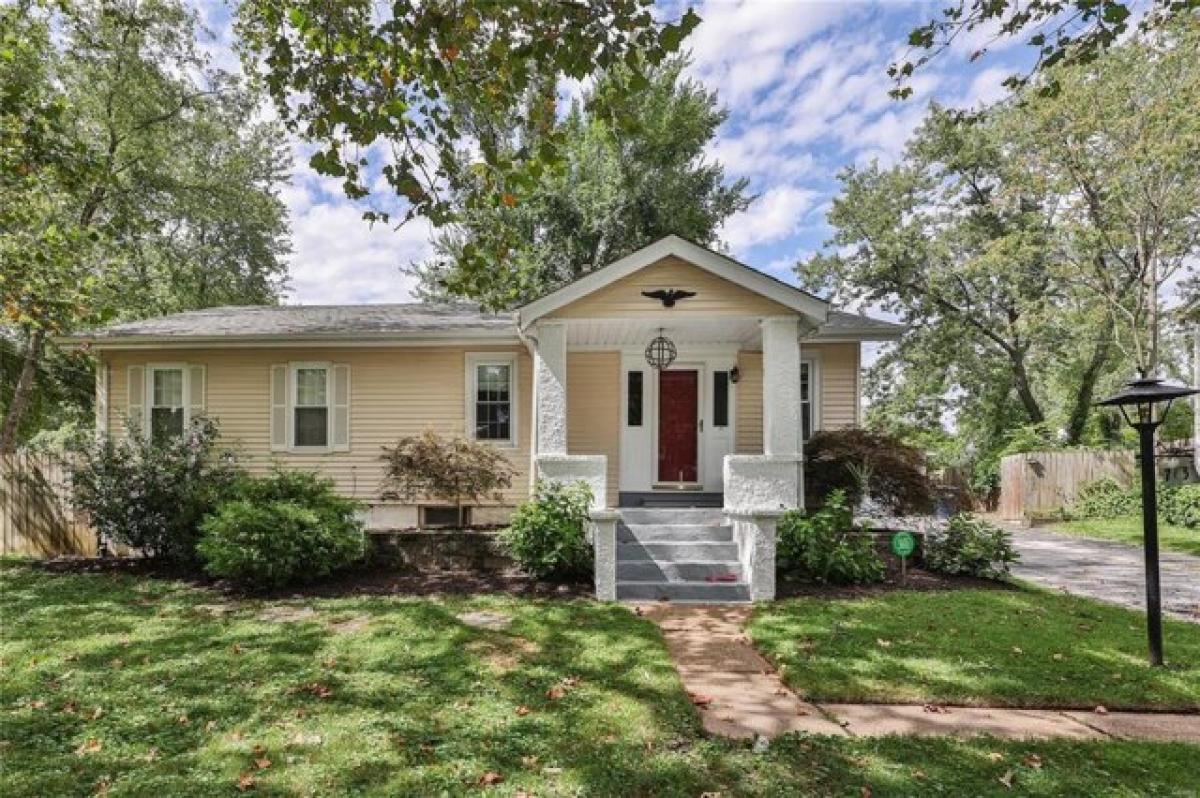 Picture of Home For Sale in Kirkwood, Missouri, United States