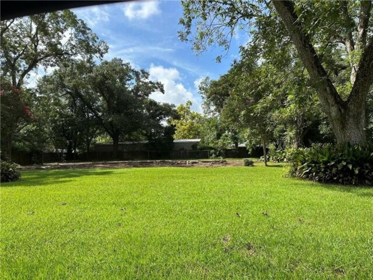 Picture of Residential Land For Sale in Grand Bay, Alabama, United States