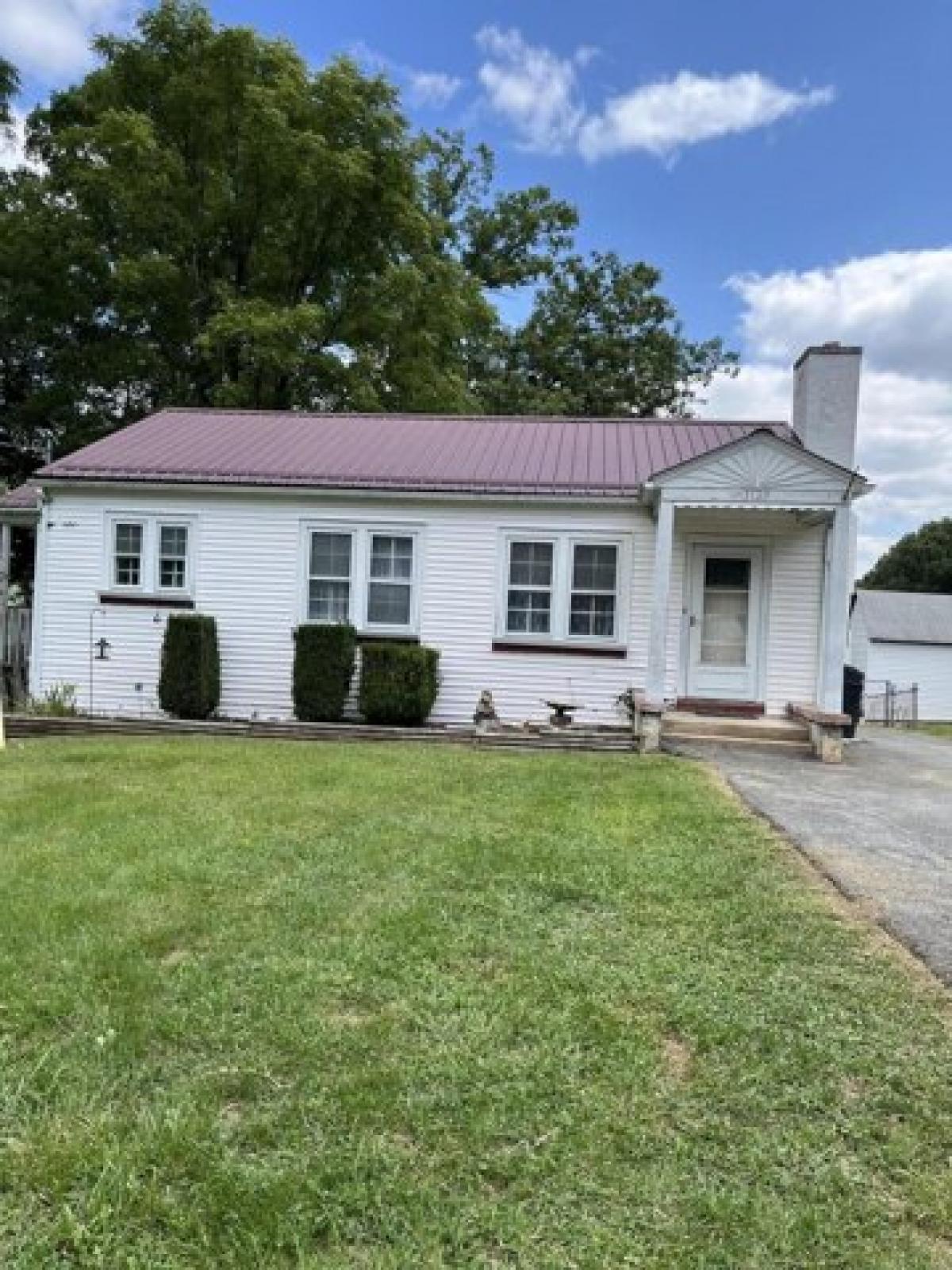 Picture of Home For Sale in Covington, Virginia, United States