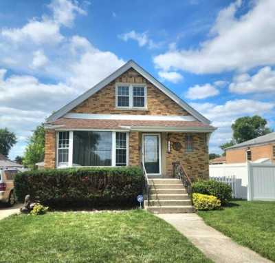 Home For Sale in Oak Lawn, Illinois