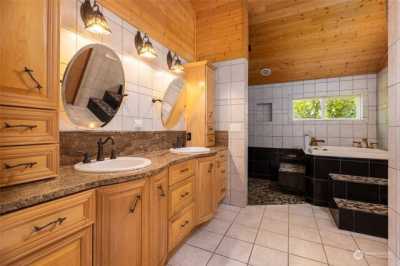 Home For Sale in Burlington, Washington