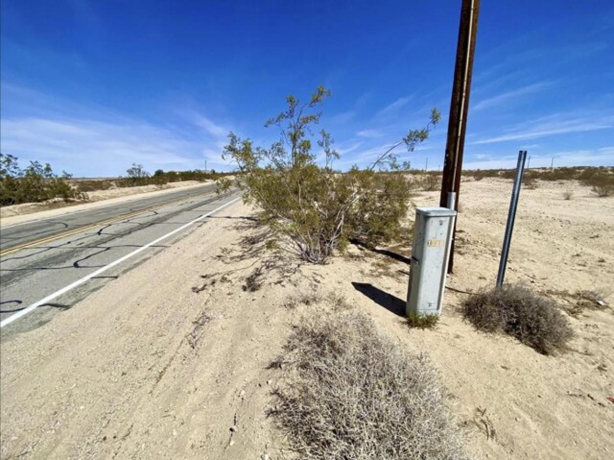 Picture of Residential Land For Sale in Twentynine Palms, California, United States