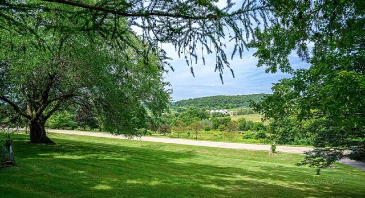 Picture of Home For Sale in Galena, Illinois, United States