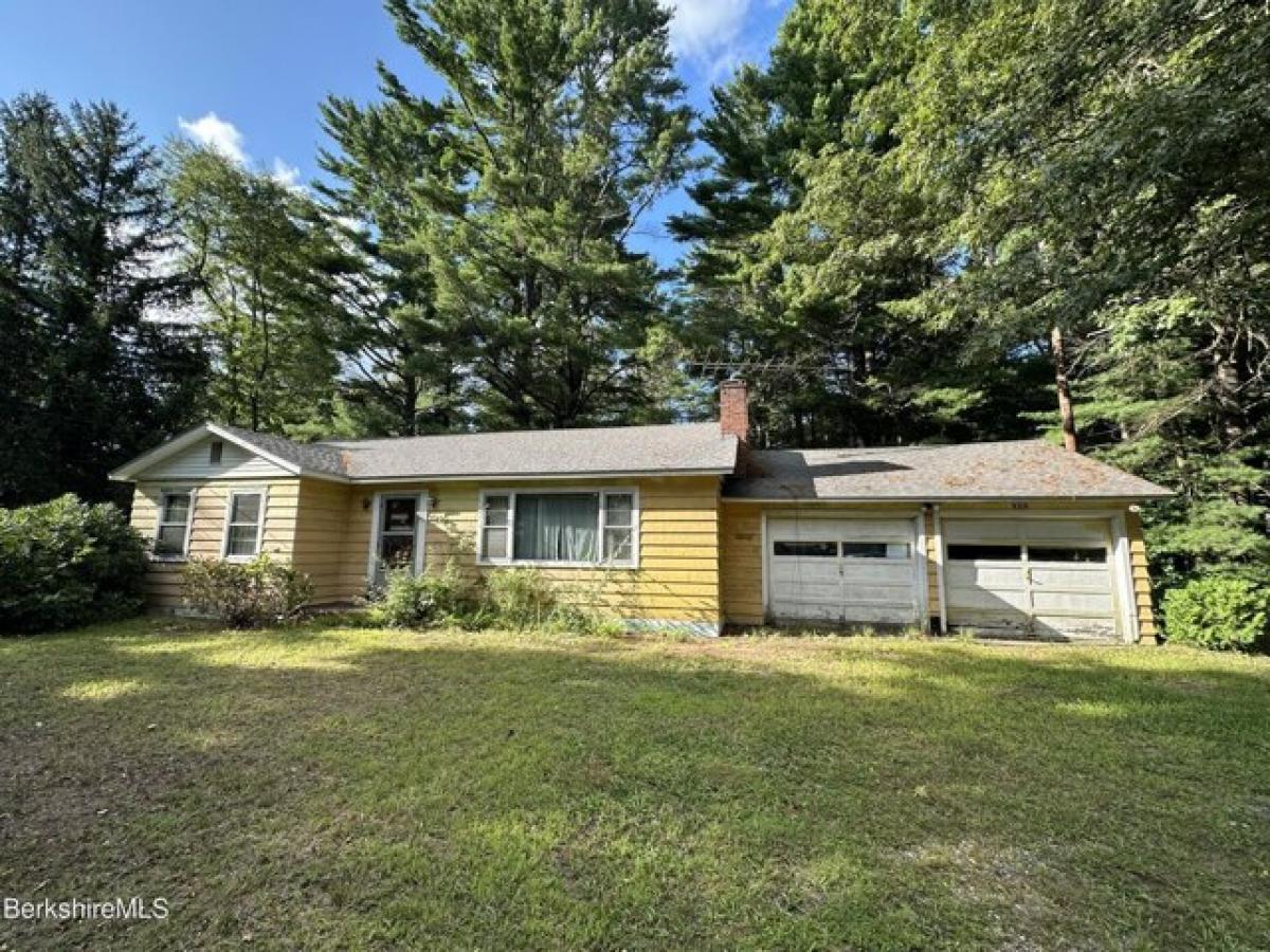 Picture of Home For Sale in Sheffield, Massachusetts, United States