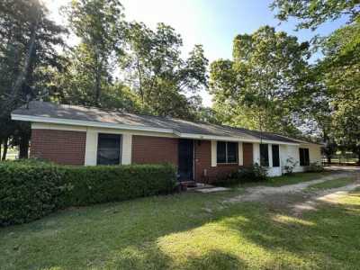 Home For Rent in Crestview, Florida