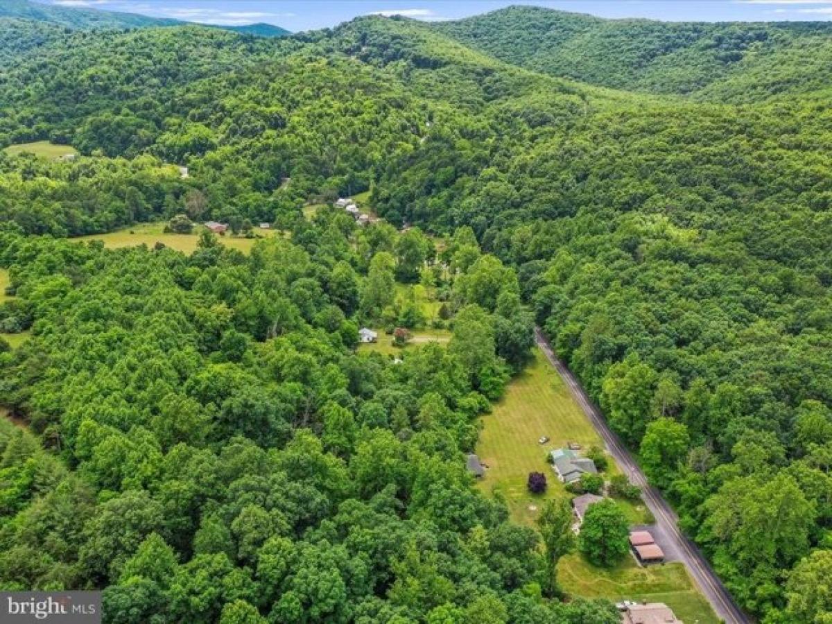 Picture of Home For Sale in Stanley, Virginia, United States