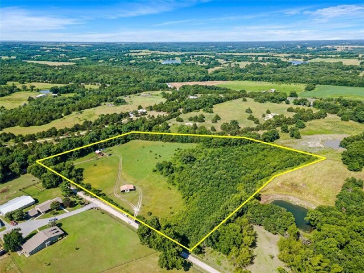 Picture of Residential Land For Sale in Bonham, Texas, United States