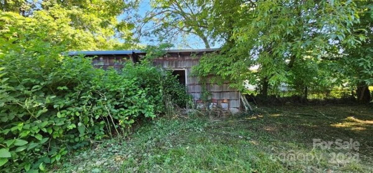 Picture of Home For Sale in Waynesville, North Carolina, United States